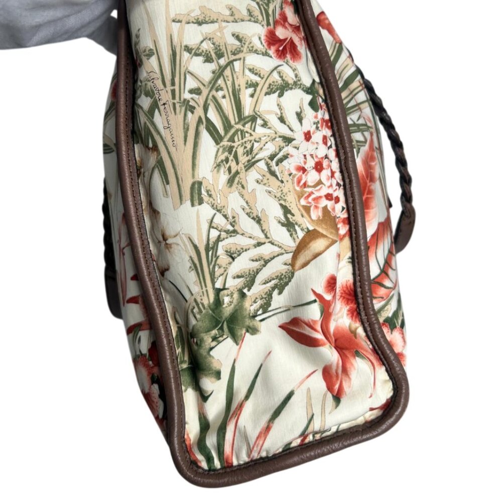 💎✨AUTHENTIC✨💎Ferragamo Gancini  Tote Bag - Picture 7 of 16